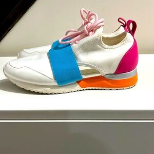 Women’s stylish sneakers. 8